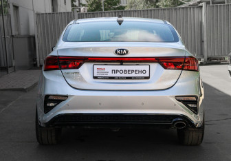 Подержанный автомобиль Kia Cerato Sedan 2018 года (5 фото)