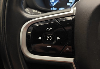 Подержанный автомобиль Volvo XC60 2018 года (16 фото)