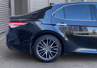 Подержанный автомобиль Toyota Camry Sedan 2023 года (9 фото)