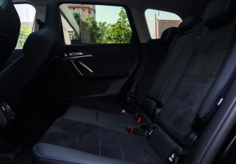 Подержанный автомобиль BMW X1 2025 года (9 фото)
