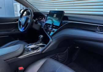 Подержанный автомобиль Toyota Camry Sedan 2023 года (10 фото)