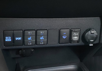 Подержанный автомобиль Toyota RAV4 2013 года (21 фото)
