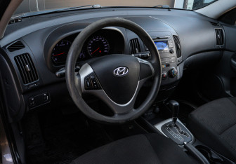 Подержанный автомобиль Hyundai i30 Hatchback 2011 года (10 фото)