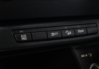 Подержанный автомобиль BMW X1 2013 года (16 фото)