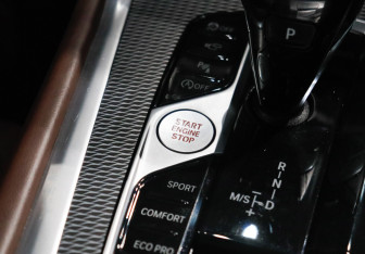 Подержанный автомобиль BMW X6 2020 года (20 фото)