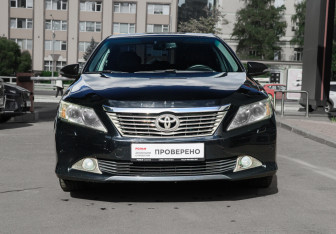 Подержанный автомобиль Toyota Camry Sedan 2012 года (2 фото)