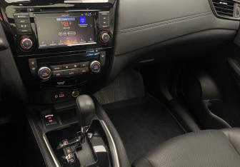 Подержанный автомобиль Nissan X-Trail 2022 года (15 фото)