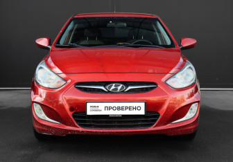 Подержанный автомобиль Hyundai Solaris Hatchback 2012 года (2 фото)