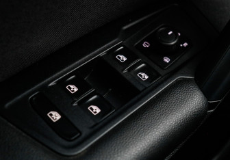 Подержанный автомобиль Volkswagen Tiguan 2021 года (12 фото)