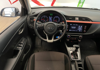 Подержанный автомобиль Kia Rio Sedan 2021 года (10 фото)