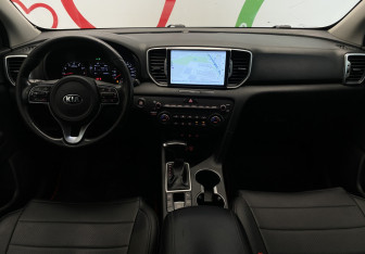 Подержанный автомобиль Kia Sportage 2018 года (11 фото)