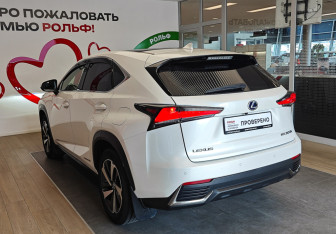 Подержанный автомобиль Lexus NX 2018 года (6 фото)