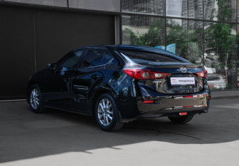 Подержанный автомобиль Mazda 3 Sedan 2015 года (6 фото)