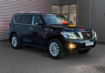Подержанный автомобиль Nissan Patrol 2014 года (3 фото)
