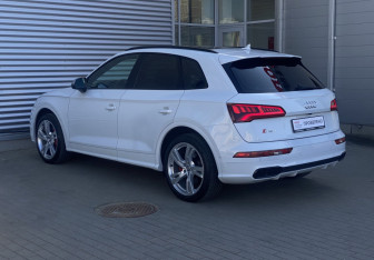Подержанный автомобиль Audi SQ5 2020 года (6 фото)