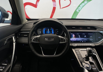 Подержанный автомобиль Geely Atlas Pro 2022 года (12 фото)