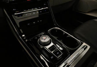 Подержанный автомобиль Kia Carnival 2021 года (13 фото)