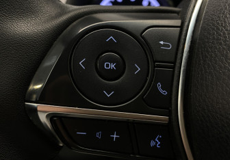Подержанный автомобиль Toyota Camry Sedan 2021 года (23 фото)