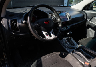 Подержанный автомобиль Kia Sportage 2011 года (12 фото)
