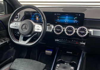 Подержанный автомобиль Mercedes-Benz GLB 2021 года (13 фото)