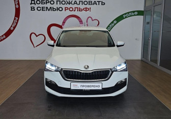 Подержанный автомобиль Skoda Rapid Liftback 2021 года (2 фото)
