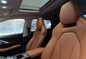 Подержанный автомобиль Omoda C5 2023 года (12 фото)