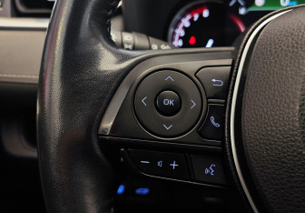 Подержанный автомобиль Toyota RAV4 2019 года (20 фото)