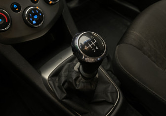 Подержанный автомобиль Chevrolet Aveo Sedan 2014 года (17 фото)
