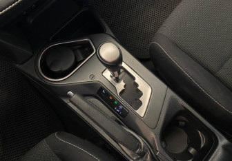 Подержанный автомобиль Toyota RAV4 2017 года (19 фото)