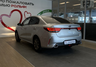 Подержанный автомобиль Kia Rio Sedan 2021 года (6 фото)