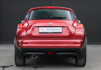 Подержанный автомобиль Nissan Juke 2013 года (5 фото)