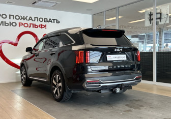 Подержанный автомобиль Kia Sorento 2022 года (6 фото)