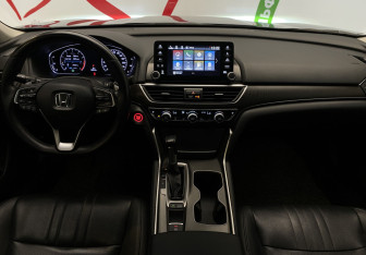 Подержанный автомобиль Honda Accord Sedan 2019 года (11 фото)