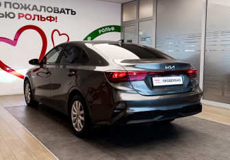 Подержанный автомобиль Kia Cerato Sedan 2021 года (6 фото)