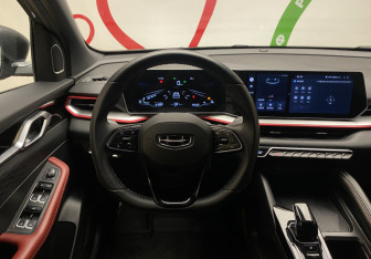 Подержанный автомобиль Geely Coolray 2023 года (12 фото)
