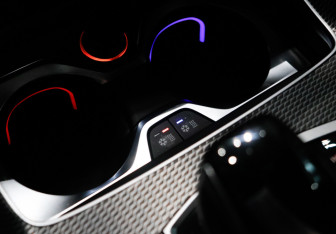 Подержанный автомобиль BMW X6 2020 года (21 фото)