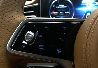 Подержанный автомобиль Hongqi H9 2024 года (30 фото)