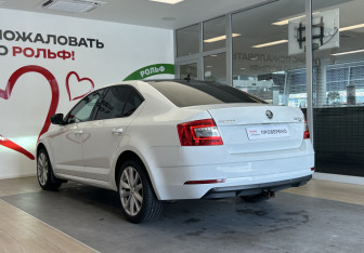 Подержанный автомобиль Skoda Octavia Liftback 2017 года (6 фото)