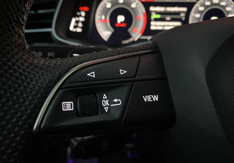 Подержанный автомобиль Audi Q8 2019 года (25 фото)