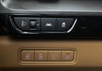 Подержанный автомобиль Kia Carnival 2020 года (26 фото)