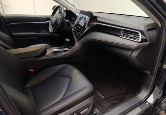 Подержанный автомобиль Toyota Camry Sedan 2022 года (8 фото)