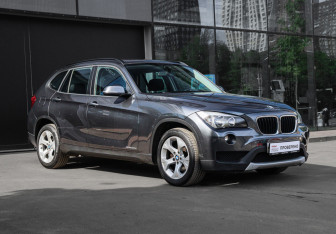 Подержанный автомобиль BMW X1 2013 года (3 фото)