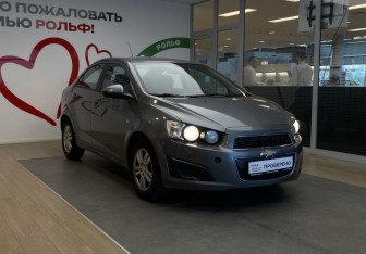 Подержанный автомобиль Chevrolet Aveo Sedan 2014 года (3 фото)