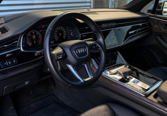 Подержанный автомобиль Audi Q7 2020 года (20 фото)