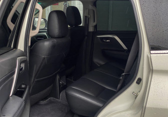 Подержанный автомобиль Mitsubishi Montero Sport 2022 года (10 фото)