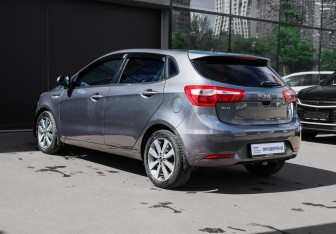 Подержанный автомобиль Kia Rio Hatchback 2013 года (6 фото)