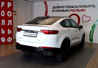 Подержанный автомобиль Geely Tugella 2022 года (4 фото)
