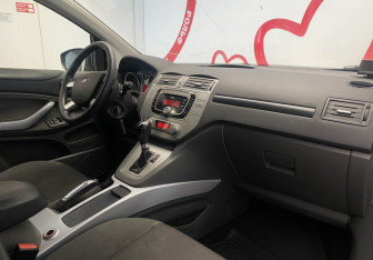 Подержанный автомобиль Ford Kuga 2010 года (7 фото)