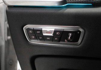 Подержанный автомобиль BMW X6 2020 года (15 фото)