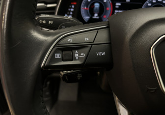 Подержанный автомобиль Audi Q8 2020 года (15 фото)